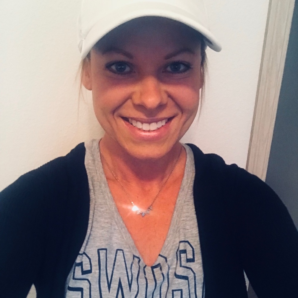 Meet your Posher, Holly